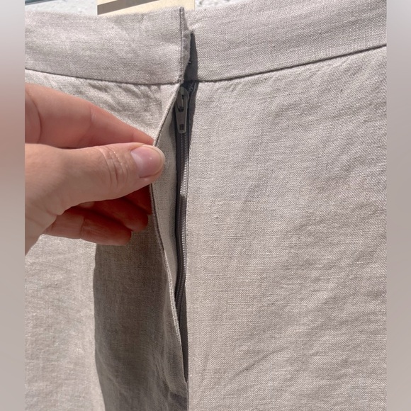 Eileen Fisher Linen Shorts, Size 8, Undyed Natural Colour, 100% Organic Linen - Picture 3 of 7